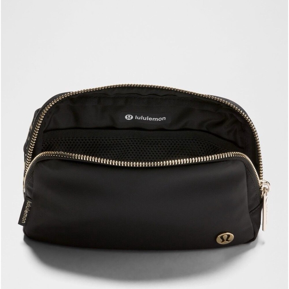 Lululemon Everywhere 1L Black Belt Bag Fanny Pack Crossbody Monogram Metallic - Picture 11 of 11